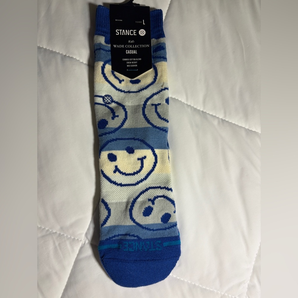 NWT! Stance ‘Wade Collection’ Blue and Cream Smiley Socks crew, mid cushion